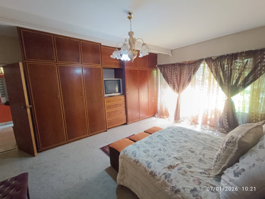 5 Bedroom Property for Sale in Wilkeville North West